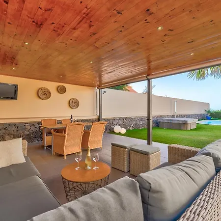 别墅 Impeccable 3-bed In Costa Adeje 阿德耶